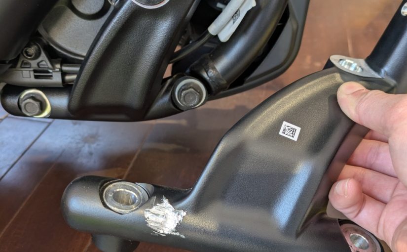 Scout(スカウト)のフットペグマウントを交換しました！